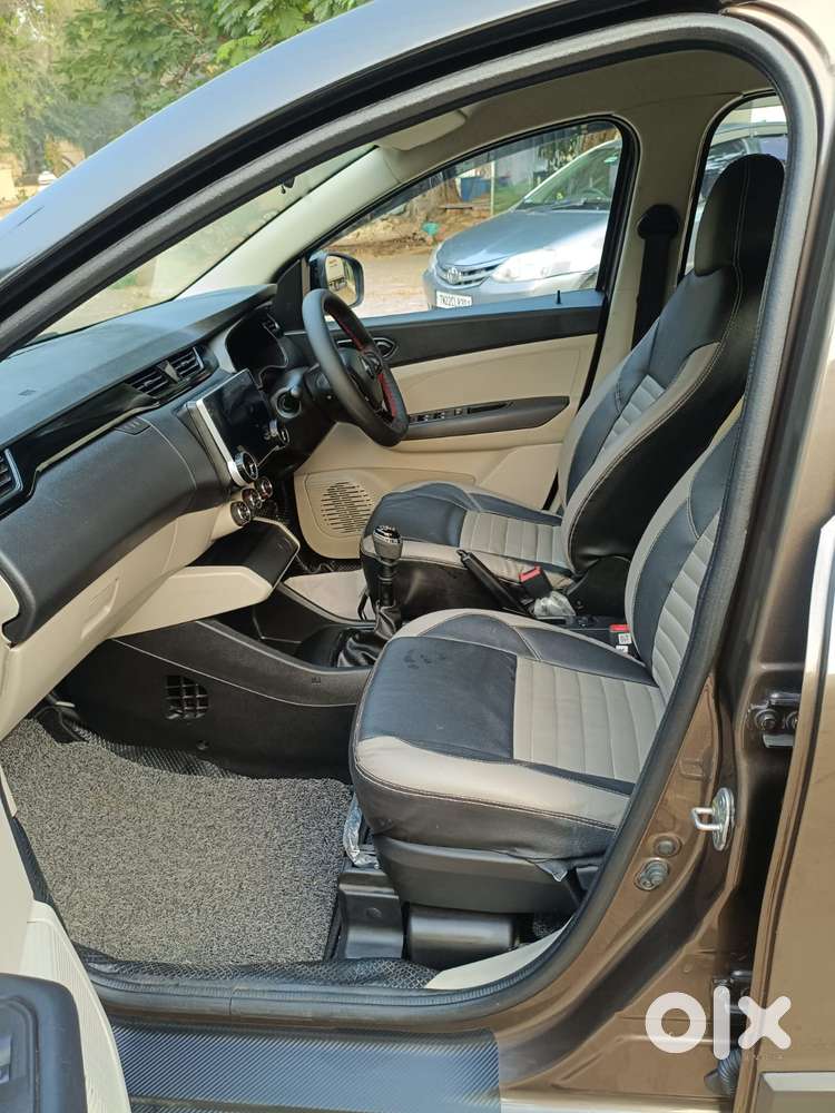 Renault Triber Rxt, 2022, Petrol