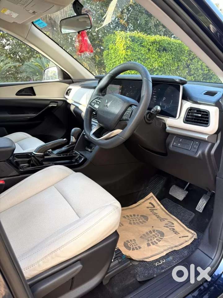 Mahindra Xuv700 2.0 Ax 5 Petrol At Str, 2024, Petrol