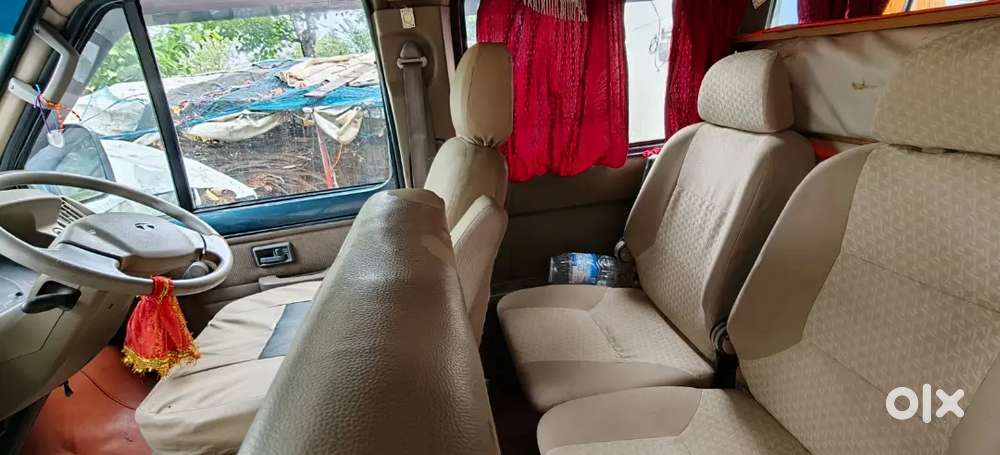 Tata Winger Deluxe 2011 Diesel Automatic Roof