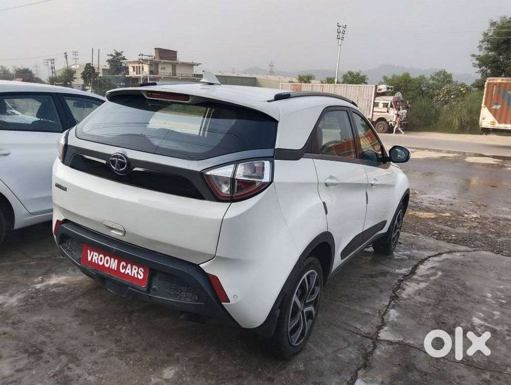 Tata Nexon 1.2 Revotron Xt, 2017, Petrol