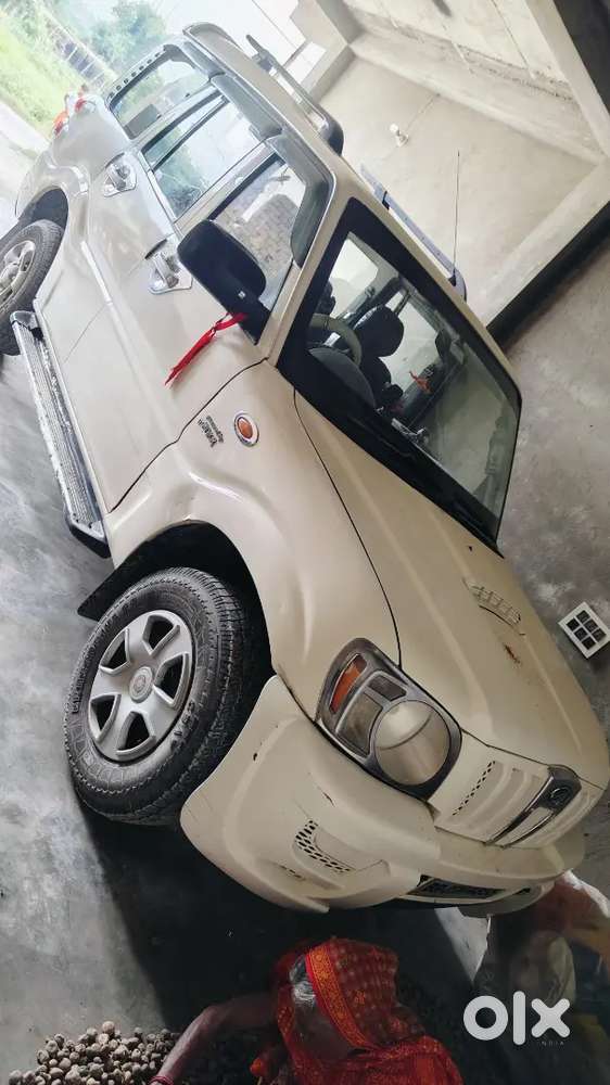 Mahindra Scorpio Diesel Automatic 2013 2nd