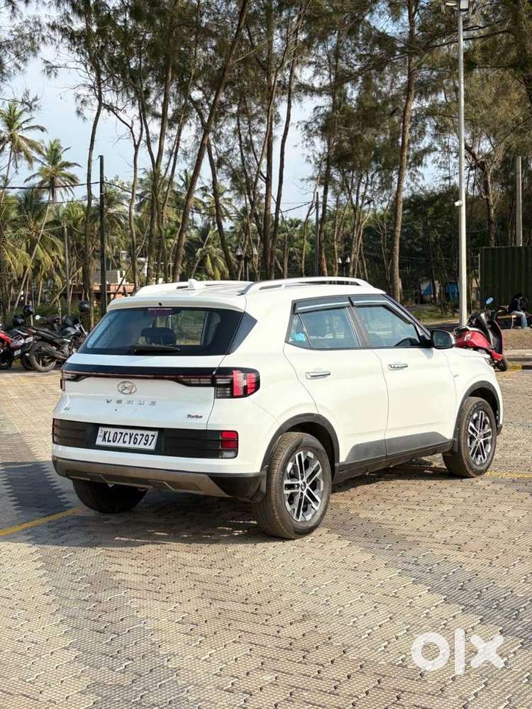 Hyundai Venue 1.0 Sx (o) Turbo Dct, 2023, Petrol