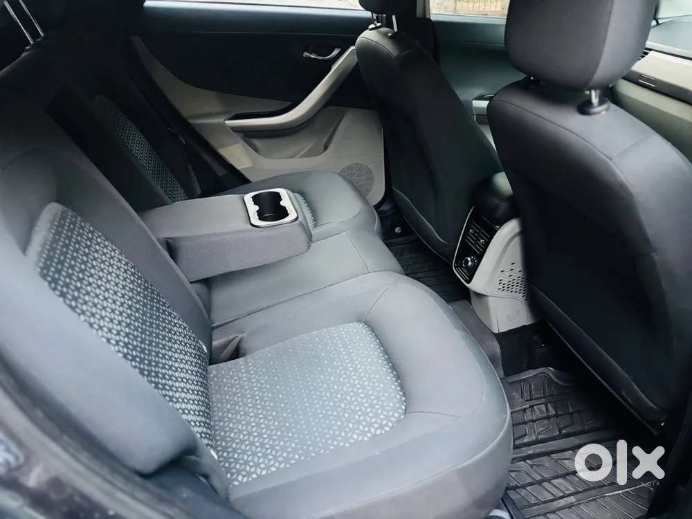 Tata Nexon 1.2 Revotron Xza Plus, 2019, Petrol