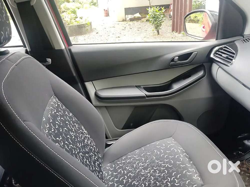 Tata Tiago Revotron Xta 2023