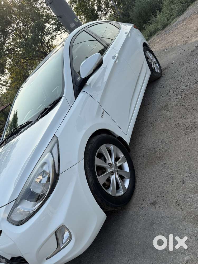 Hyundai Fluidic Verna 1.6 Vtvt Sx, 2011, Petrol