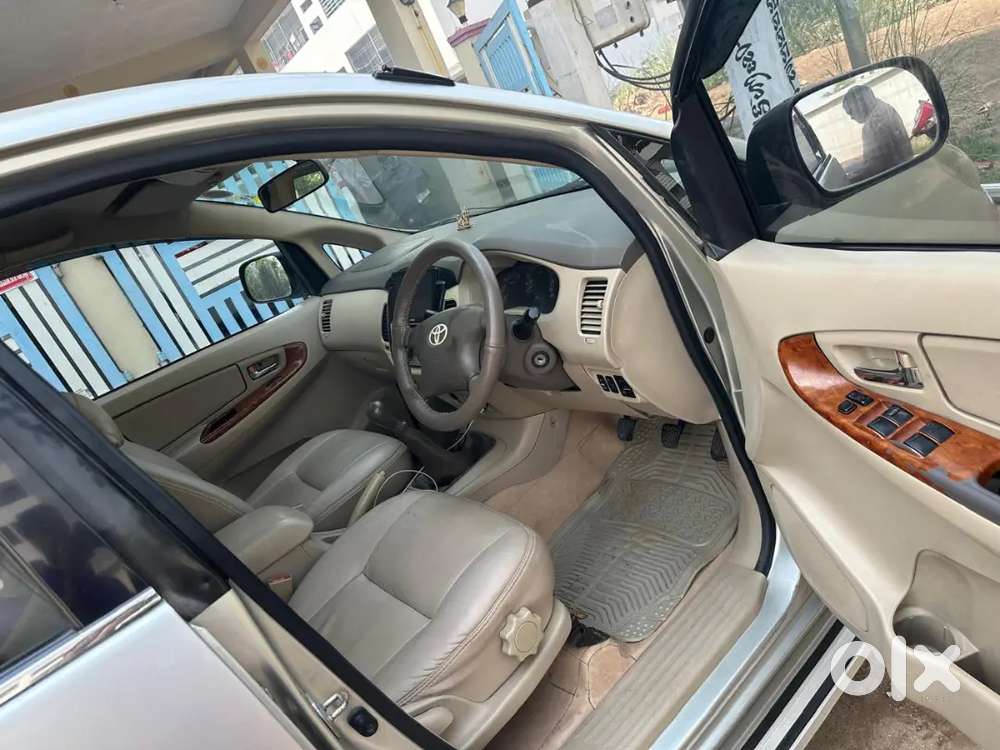 Toyota Innova 2.5 V 2008, Who Wants Genuine 7 Seater In Low Budget.