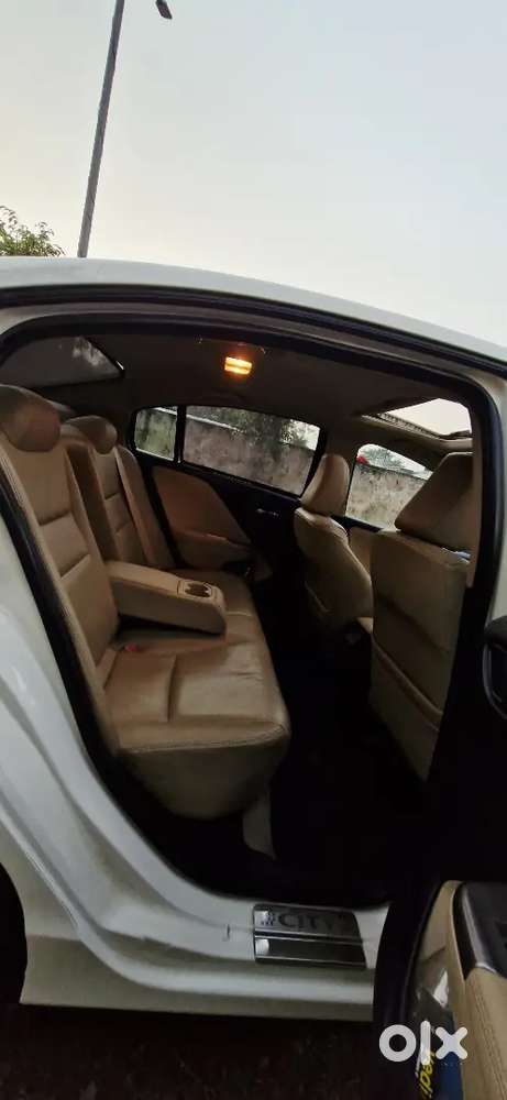 Honda City Vx (o) Sunroof Automatic Top End Model