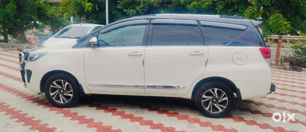 Toyota Innova Crysta 2.4 V 7 Str, 2022, Diesel