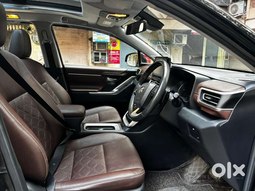 Toyota Innova Hycross 2.0 Zx (o) Hybrid 7 Str, 2023, Petrol