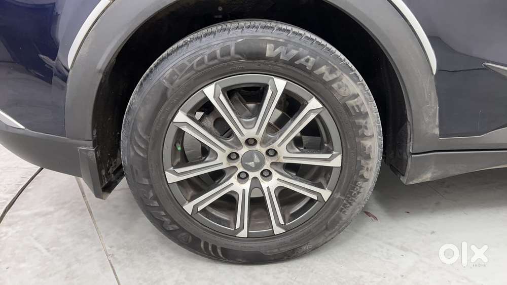 Mahindra Xuv700 2.0 Ax 7 Petrol At Str, 2021, Petrol