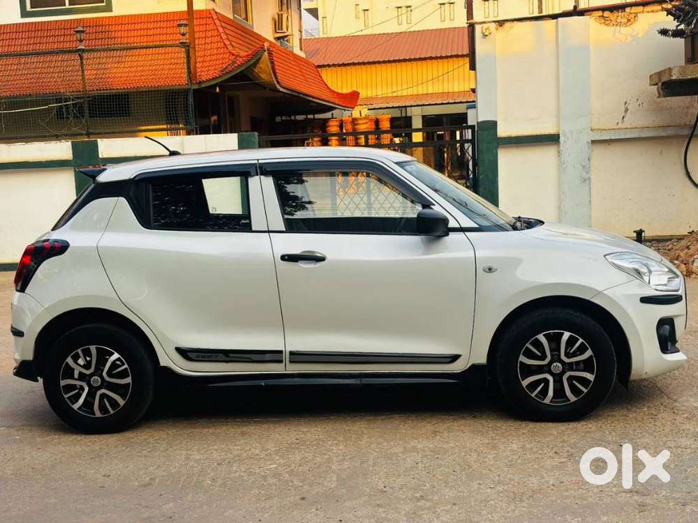 Maruti Suzuki Swift Lxi Optional-o, 2024, Petrol