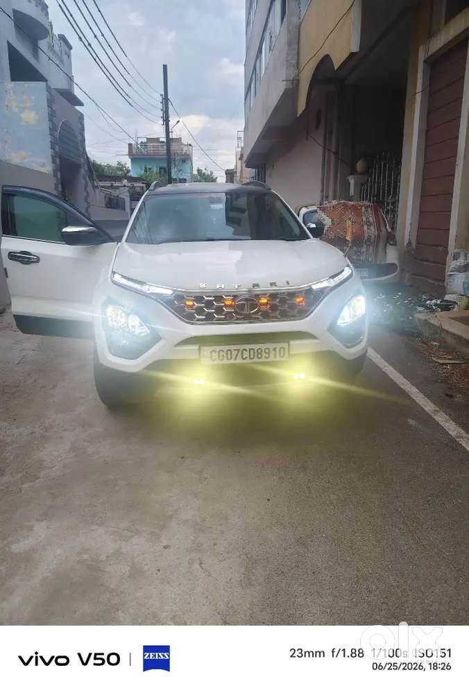 Tata Safari 2021
