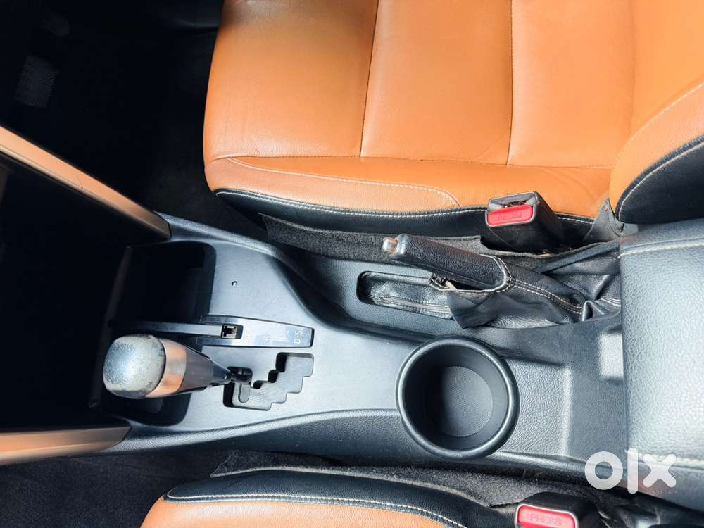 Toyota Innova Crysta 2016