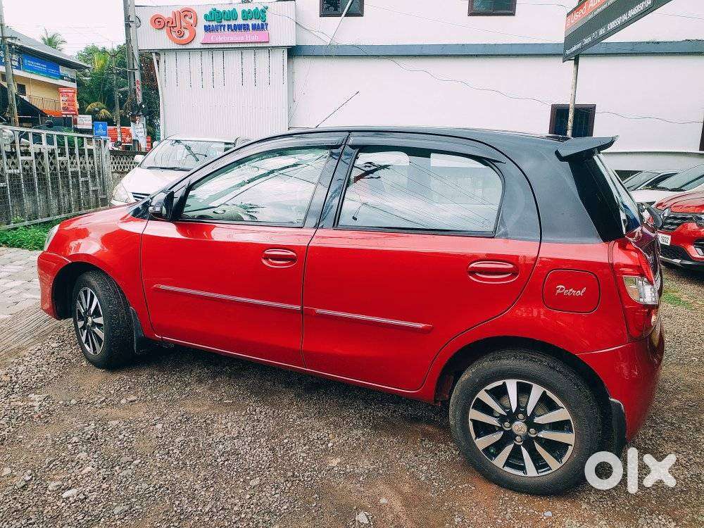 Toyota Etios Liva V Limited, 2016, Petrol