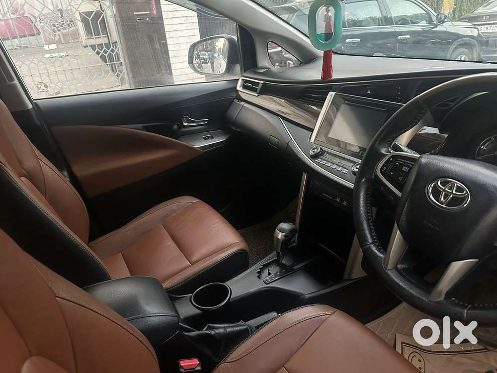 Toyota Innova Crysta 2.8z Automatic, 2017, Diesel