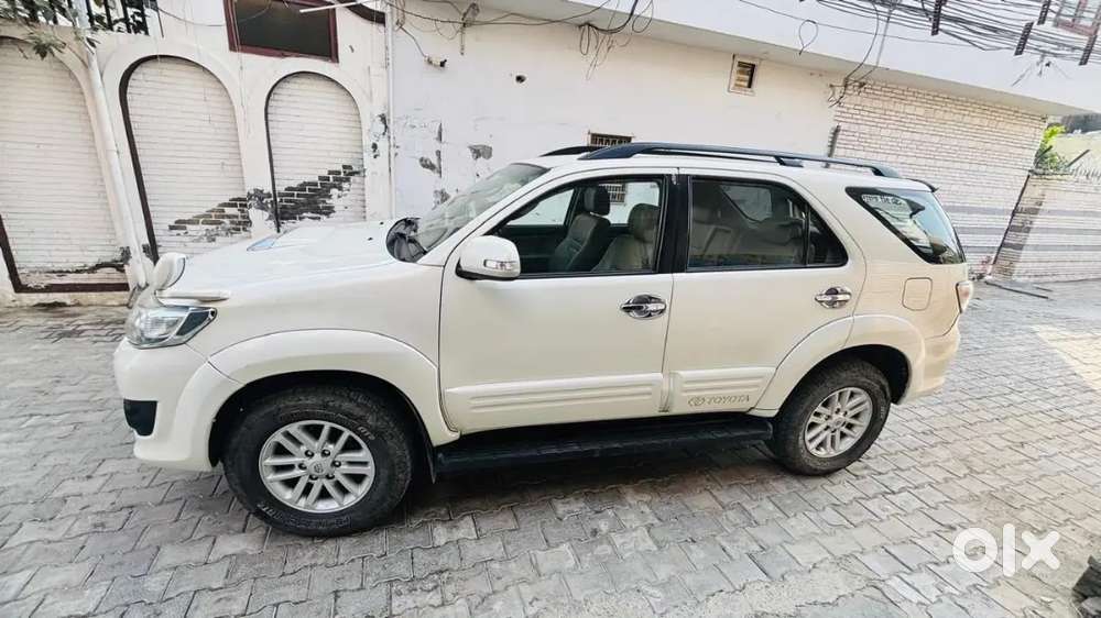 Toyota Fortuner 2013 Diesel 150000 Km Driven