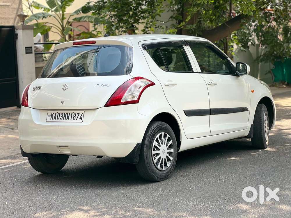 Maruti Suzuki Swift Lxi Optional-o, 2015, Petrol
