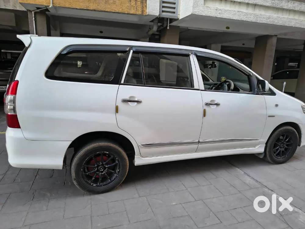 Toyota Innova 2013 Diesel 4th Owner
