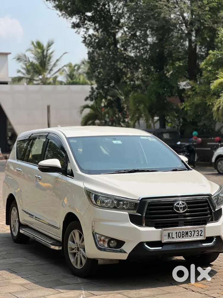 Innova Crysta White 2.4 G Mannual