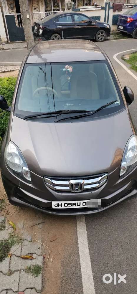 Lady Driven Honda Amaze 2013 Petrol Well Maintained