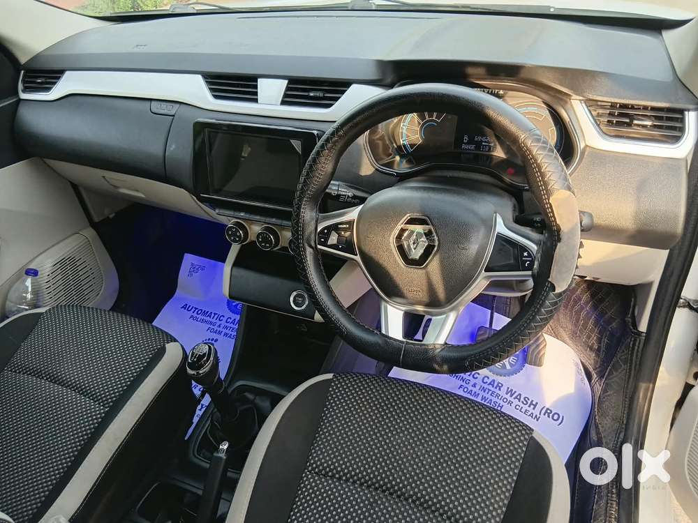 Renault Triber Rxz, 2022, Petrol
