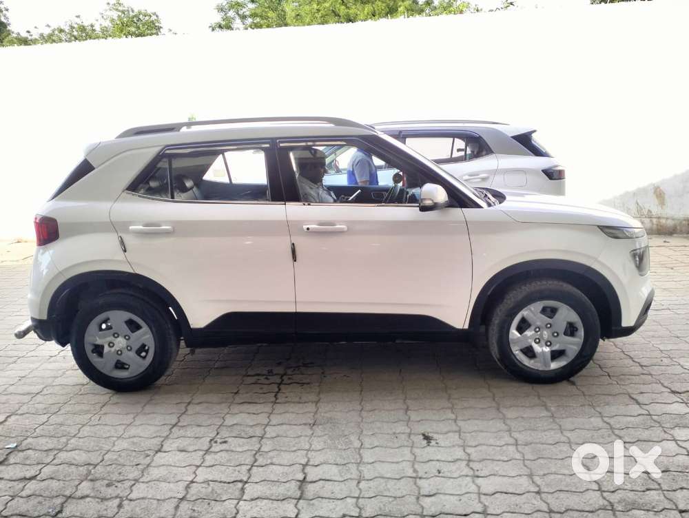 Hyundai Venue S Plus Mt 1.2 Kappa, 2022, Petrol