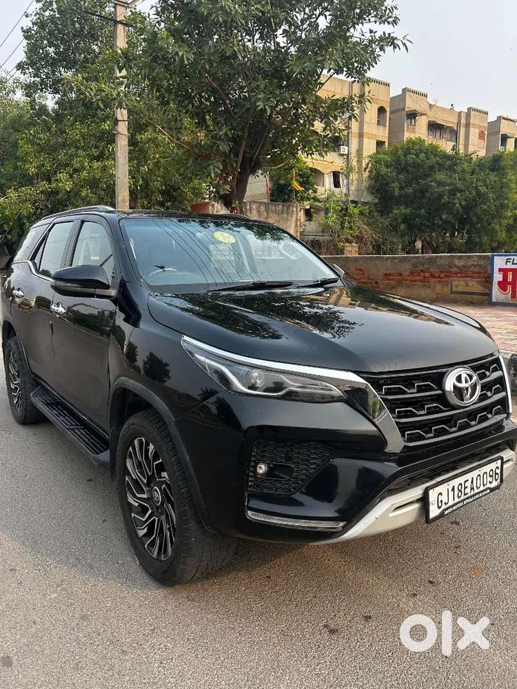Toyota Fortuner 2.8 Diesel At (may 2023 Model) *mint Condition*
