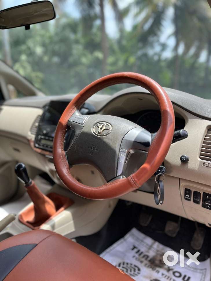 Toyota Innova 2.5 Vx 8 Str Bs-iii, 2012, Diesel