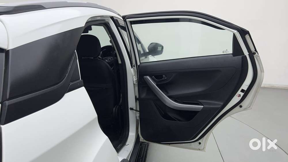 Tata Nexon 1.2 Revotron Xm (s), 2022, Petrol