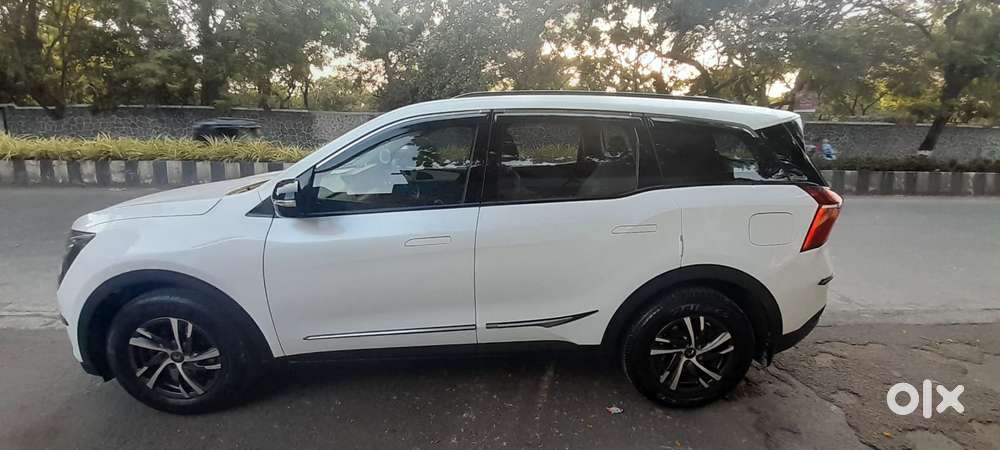 Mahindra Xuv700 2.0 Ax 5 Petrol At Str, 2022, Petrol