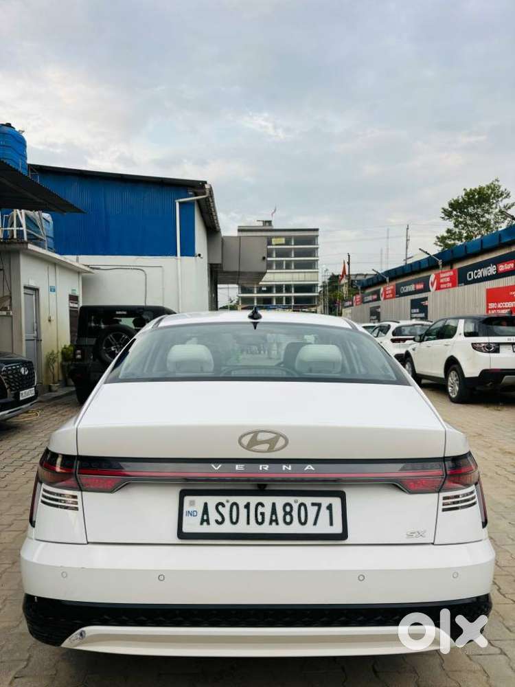 Hyundai Verna 1.5 Sx (o) Vtvt Ivt, 2024, Petrol