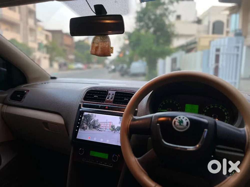 Skoda Rapid Elegance 2012