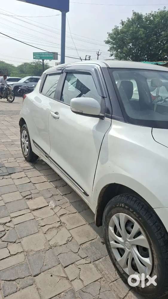 Maruti Suzuki Swift Vxi Patrol 2022