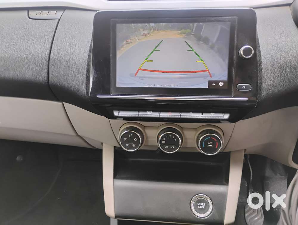 Renault Triber Rxz, 2023, Petrol