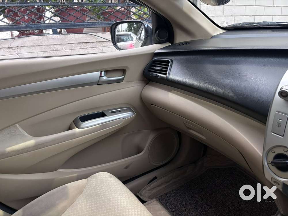 2011 Honda City I-vtec  V Mt Top Model