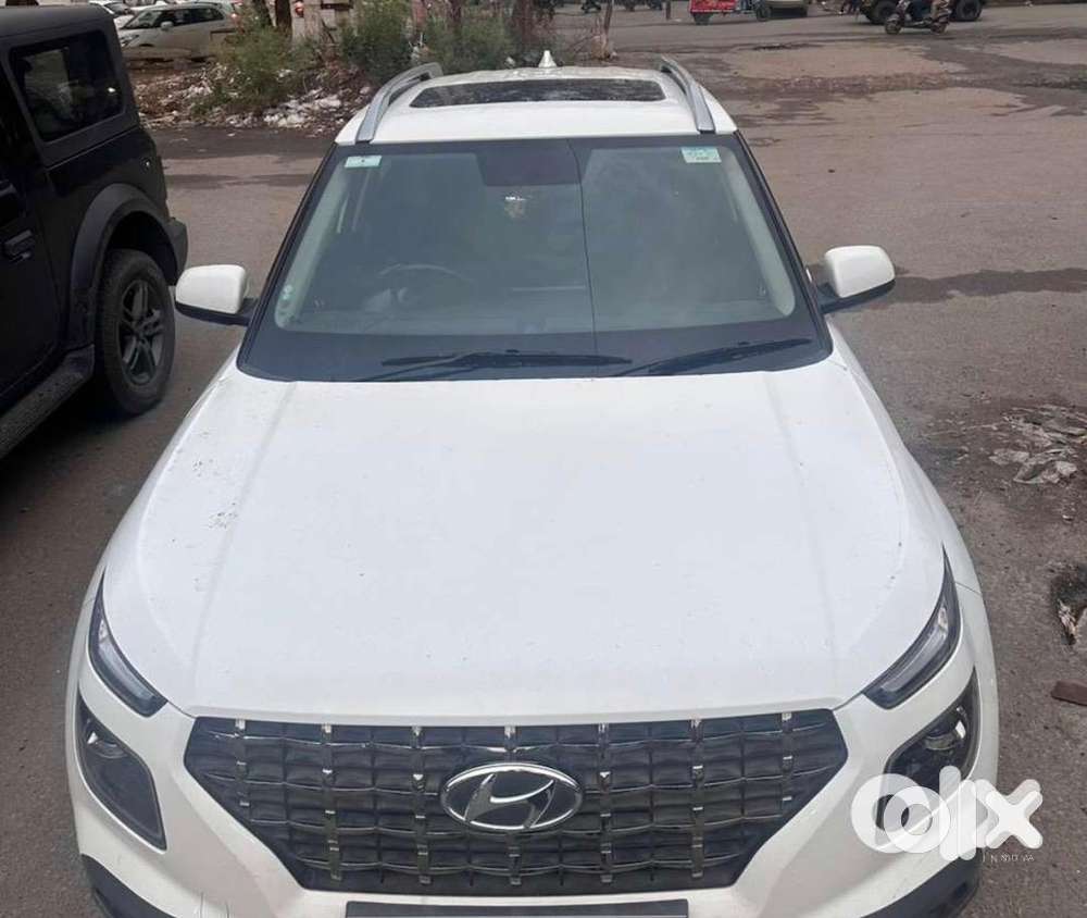 Hyundai Venue 2022 Diesel Well Maintained