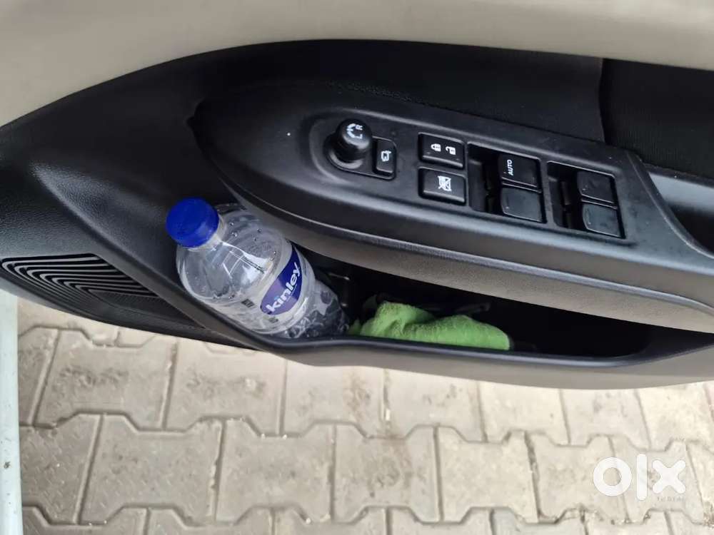Maruti Suzuki Dzire 1.2 Vxi 2016