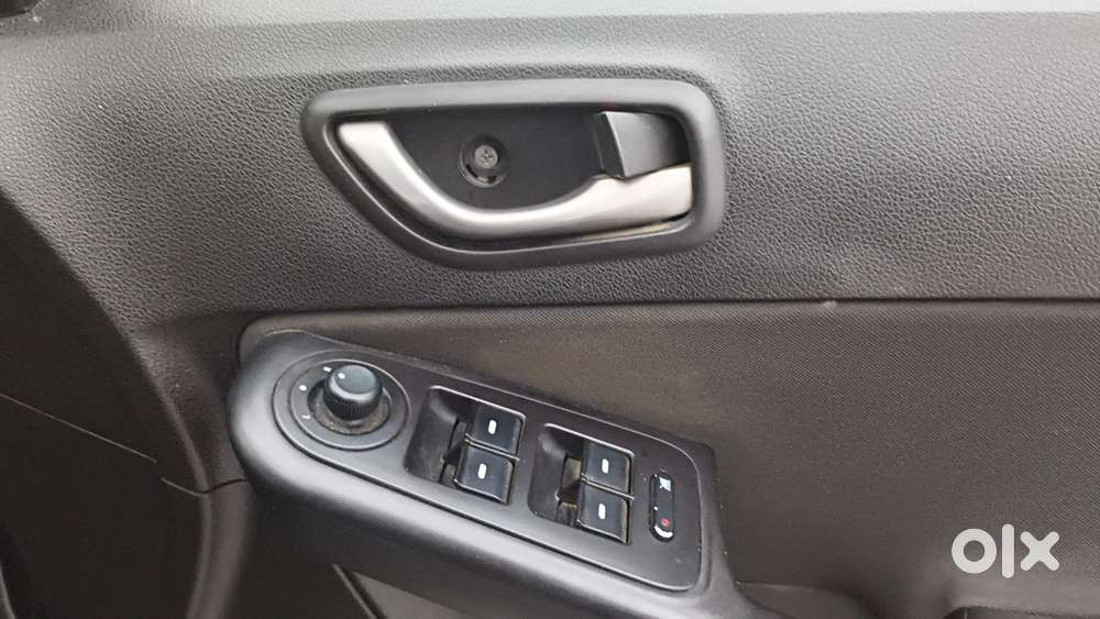 Tata Zest  1.2 Revotron Xt, 2015, Petrol
