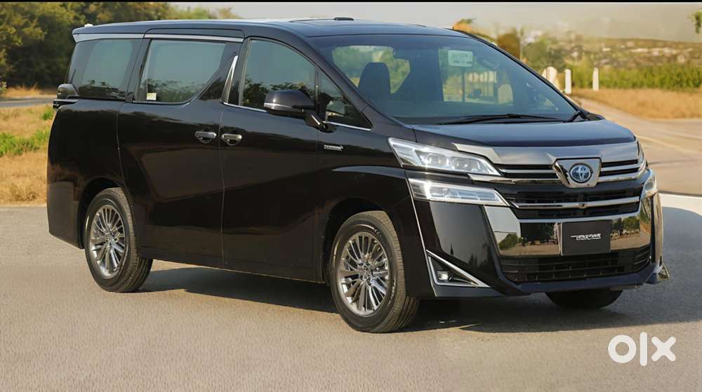 Toyota Vellfire 2.5 Executive Lounge, 2021, Cng & Hybrids