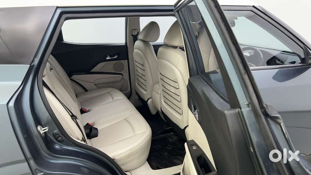 Mahindra Xuv300 W8 1.5 Diesel Dual Tone, 2021, Diesel