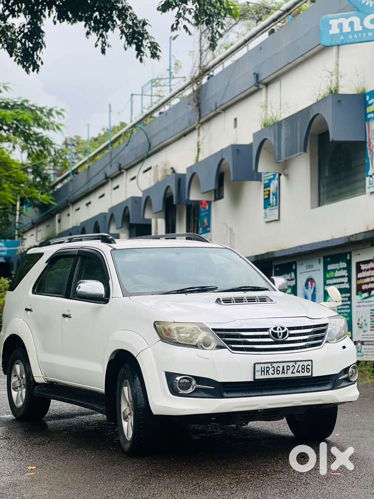 Toyota Fortuner 3.0 4x4 Manual, 2011, Diesel