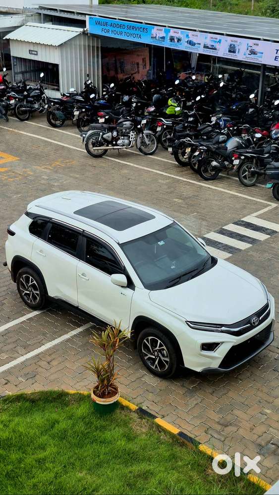 Toyota Urban Cruiser Hyryder Hybrid G(o) 2025, Well Maintained