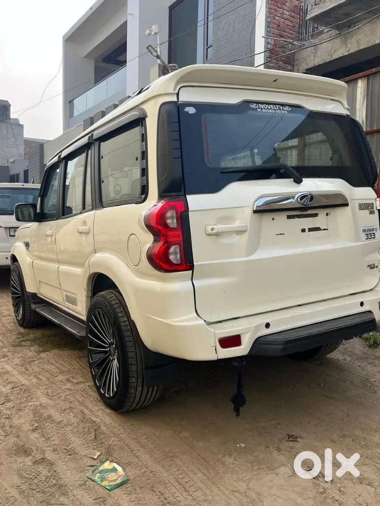 Mahindra S11 Scorpio Full Insurance 20 Inch Alloy 2022 Diesel 96000 Km