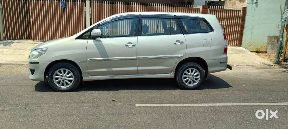 Toyota Innova 2012-2013 2.5 Vx (diesel) 8 Seater, 2012, Diesel