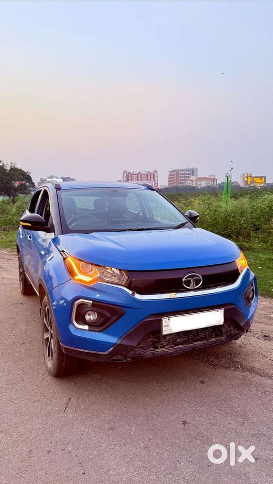 Tata Nexon 2020 Top End Petrol Automatic 32000km Gud Condition 1stowne