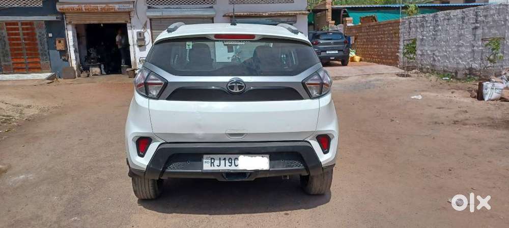 Tata Nexon 1.5 Revotorq Xm (s), 2022, Diesel