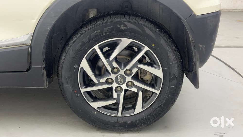 Mahindra Xuv300 W8 (o) 1.5 Diesel Amt, 2022, Diesel