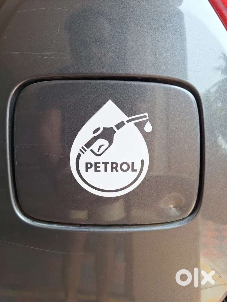 Hyundai I10 Magna 1.1 Petrol & Lpg Is A 5-seater Car