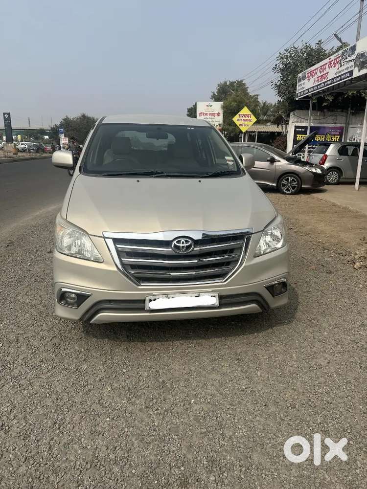 Toyota Innova 2015 Diesel Good Condition , Front Tire 2 New
