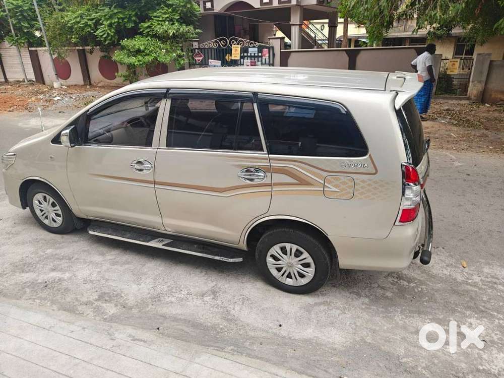 Toyota Innova 2.5 G (diesel) 8 Seater Bs Iv, 2015, Diesel